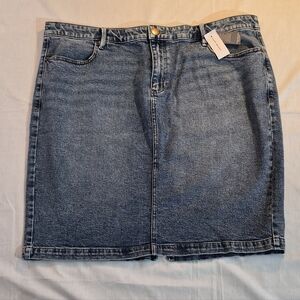 NWT Lane Bryant Denim Blue Short Skirt Size 22 Front And Back Pockets